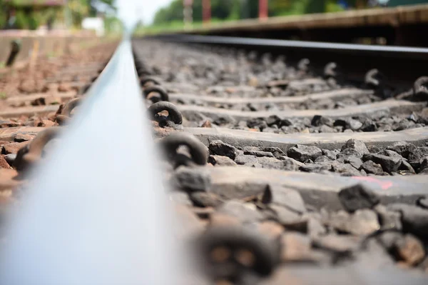 Eisenbahn oder Gleise für den Zugverkehr — Stockfoto