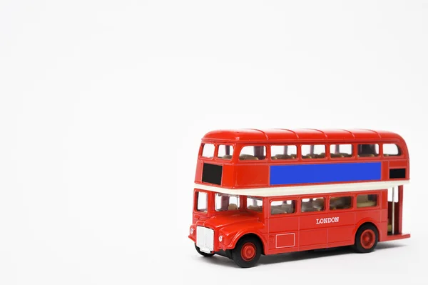 Röd buss isolerad på vit bakgrund — Stockfoto