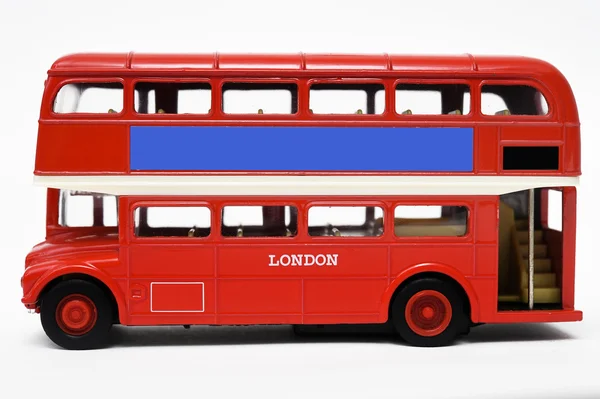 Червоний автобус ізольований на білому тлі — стокове фото