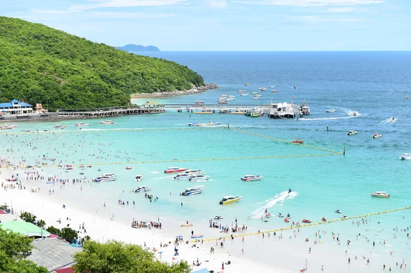 Koh larn island tropischer Strand, die berühmteste Insel der Stadt Pattaya — Stockfoto