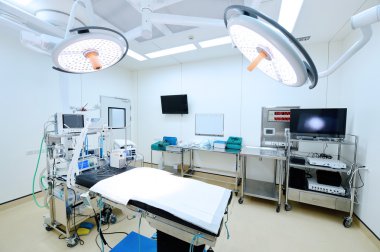 Modern ameliyathanede ekipman ve tıbbi cihazlar