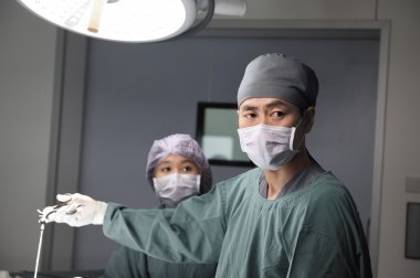 Veteriner Doktor için operasyon odasında grup Laparoskopik cerrahi