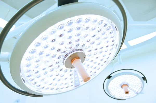 Two surgical lamps in operation room — Stock Photo, Image