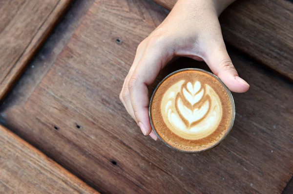 Une tasse de café latte art — Photo