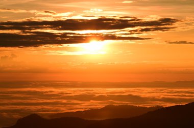 güzel günbatımı, dağlar