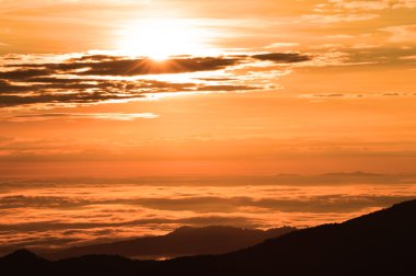 güzel günbatımı, dağlar