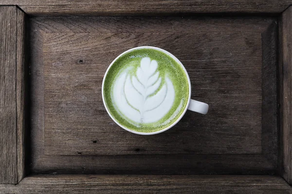 Bir fincan yeşil çay, matcha latte. — Stok fotoğraf