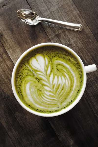 Una taza de té verde matcha latte — Foto de Stock