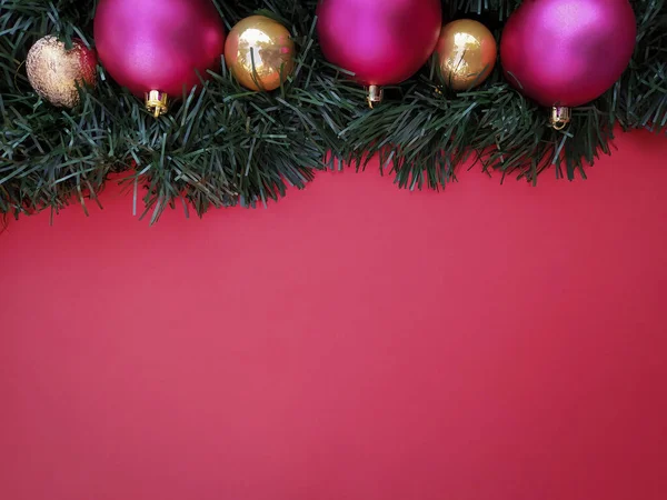 Vánoční Dekorace Červeném Pozadí — Stock fotografie