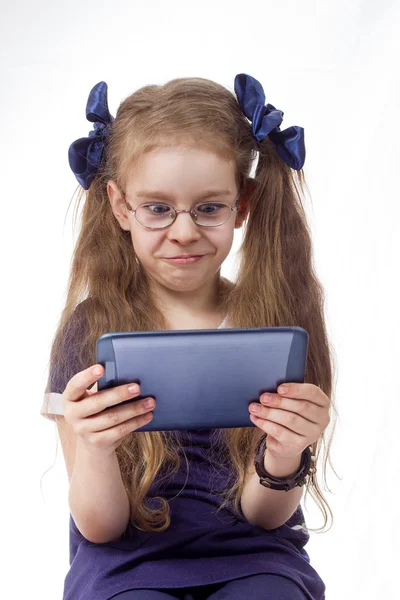 Kislány és a számítógép — Stock Fotó