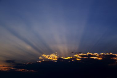 Işık, dramatik günbatımı ışınları