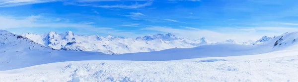 Panorama de montagne d'hiver . — Photo