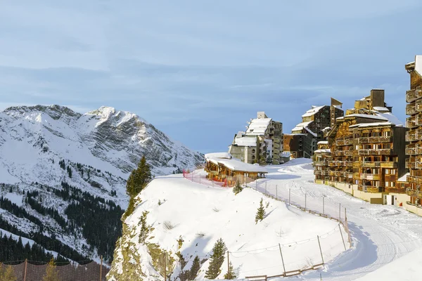 Вранці в місті Avoriaz, Франція — стокове фото