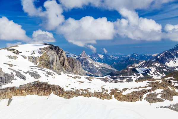 Estate paesaggio montano. — Foto Stock