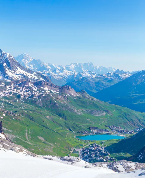 Visa från Grande Motte glaciären på Tignes — Stockfoto