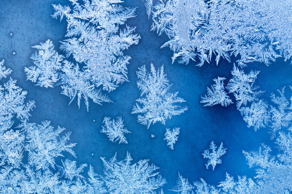 Морозная зимняя картина
