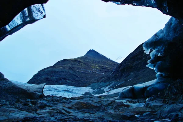 Outer view from Icelandic ice cave — Stock Photo, Image