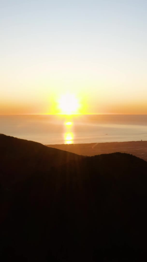 Flygfoto Över Vågigt Hav Morgonen Ljus — Stockvideo