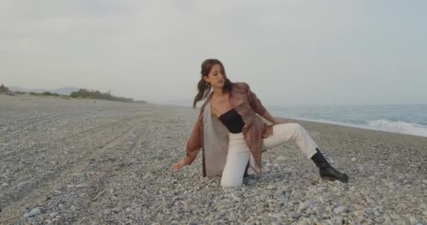Beautiful Italian Girl Black Boots White Pants Dances Sea Summer — Stock Video