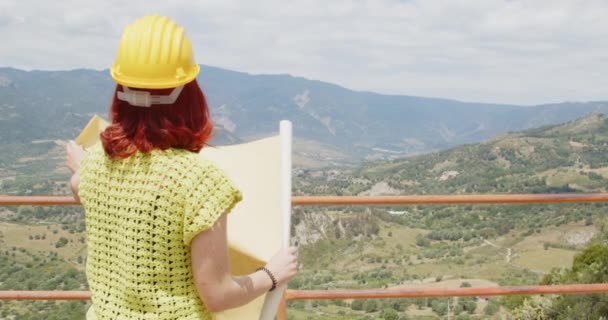 Outdoor Footage Beauty Italian Architect Yellow Helmet Young Woman Rolled — kuvapankkivideo