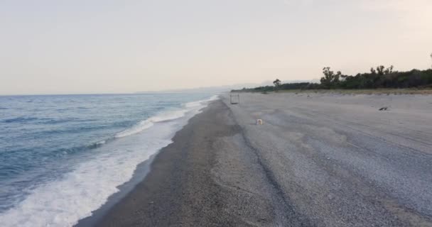 Aerial View Sandy Beach Wavy Sea Daytime Italy — Stok video