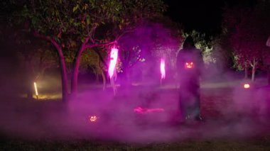 Cadılar Bayramı Kırsalında Canavarlar