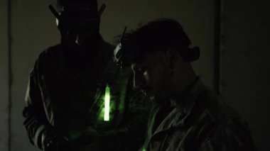 Sığınakta Ukrayna Askeri İHA Pilotları Savaşa Hazırlık.