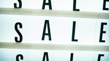 Kara Cuma kutlamaları sırasında indirimli indirimler için sürekli yazılı satış..