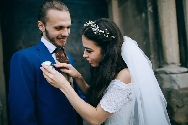 Mutlu gelin ve damat, düğün günü — Stok fotoğraf