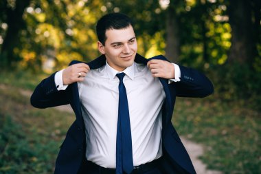 yakışıklı genç damat