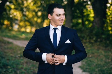 yakışıklı genç damat