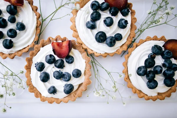 Läckra bröllop mottagning chokladkaka — Stockfoto