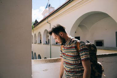 sakallı adam hipster turizm 