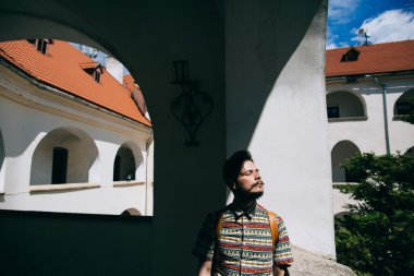 sakallı adam hipster turizm 