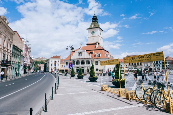 Plaza del Consejo en Brasov, Rumania — Foto de Stock