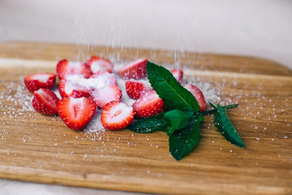 Matlagning dessert trädgårdsbär — Stockfoto