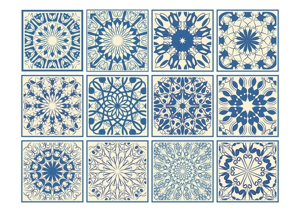 Conjunto de azulejos vintage em azulejo com padrões azuis sobre fundo bege, cerâmica tradicional de Espanha e Portugal — Vetor de Stock