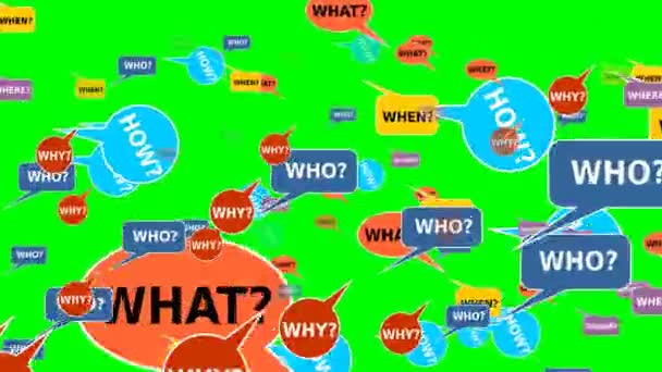 Englische Fragen fliegen in Sprechblasen auf grüner Matte, bunte Sprechballons mit Fragezeichen wie Warum, Wer, Warum, Wie, Was — Stockvideo
