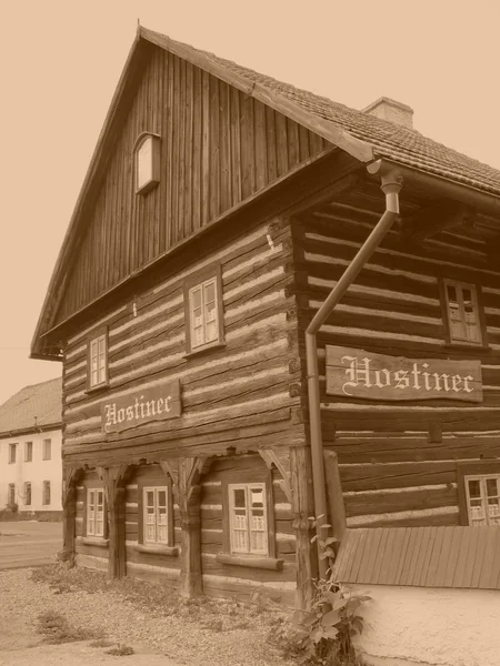 Cottage in legno popolare nel nord della Boemia — Foto Stock