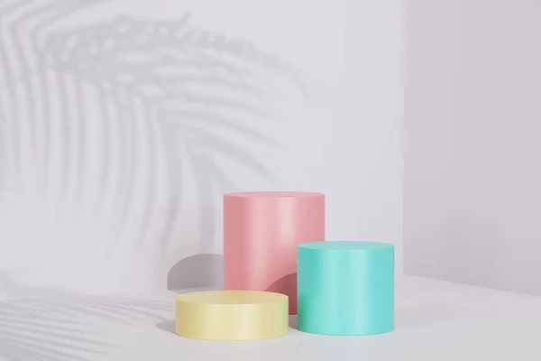 Renkli podyumlar ya da ürünler için kaideler ya da bej renkli arkaplan üzerine reklamlar tropikal yaprak gölgeli, en az 3D görüntüleme
