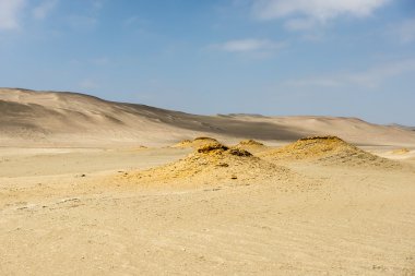Kumullar ve Paracas kuma