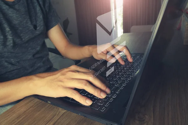 İletişim için e-posta kutusunu kontrol et. İş ve iş pazarlama kavramı için kullanıcı e- postası.