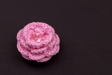 renkli çiçekler ve iplik yapılan yonca yaprağı