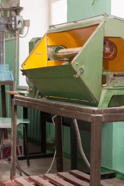 ahşap ile çalışmak için makineler