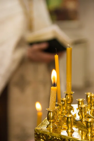 Ortodoks Kilisesi, mumlar, çapraz, vaftiz, vaftiz yazı tipi