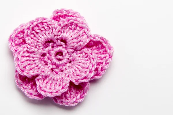 iplik ile yapılan çiçek ve yonca yaprağı