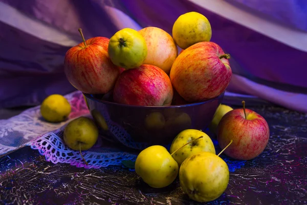 Pink and yellow apples_2 — Stock Photo, Image