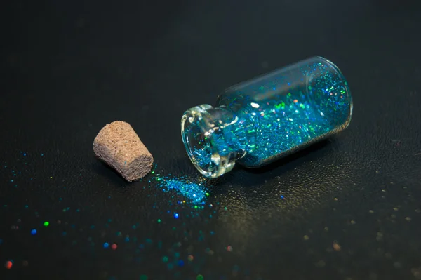 küçük ışıltı şişe