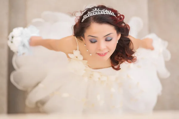 Beautiful asian bride — Stock Photo, Image