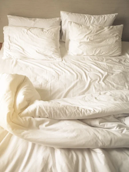 Bettwäsche Kissen und Decke von oben — Stockfoto